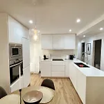 Apartment Lux 3-bedroom In The Center
