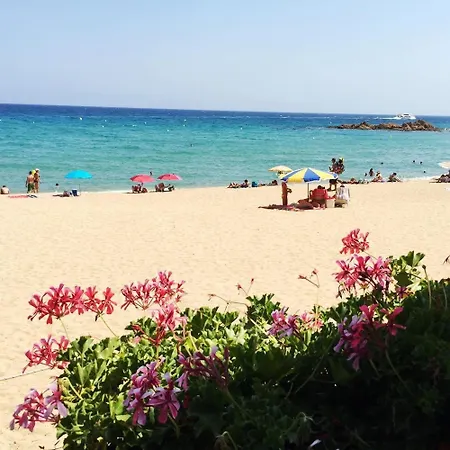 Appartamento Luxurious 3-bedroom With Pool Near