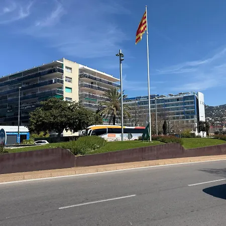 Luxurious 3-bedroom With Pool Near * Lloret de Mar