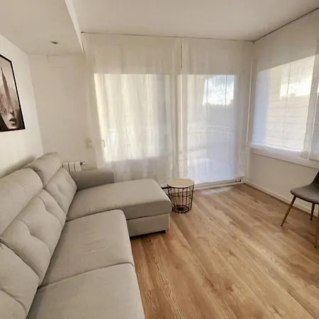 Lux 3-bedroom In The Center * リョレート・デ・マル