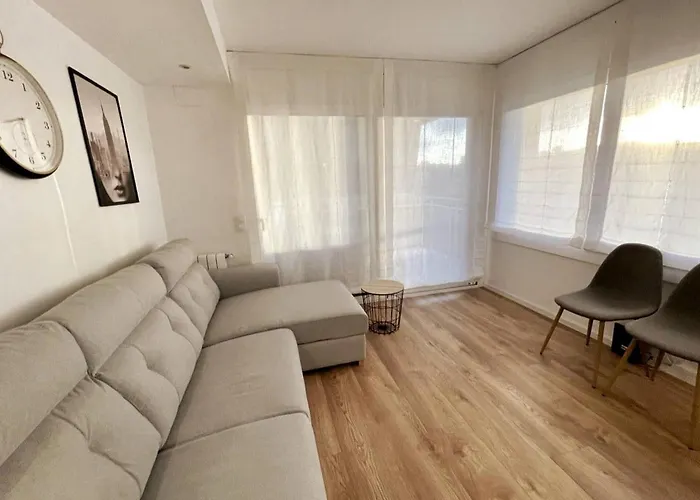 Lux 3-bedroom In The Center * リョレート・デ・マル